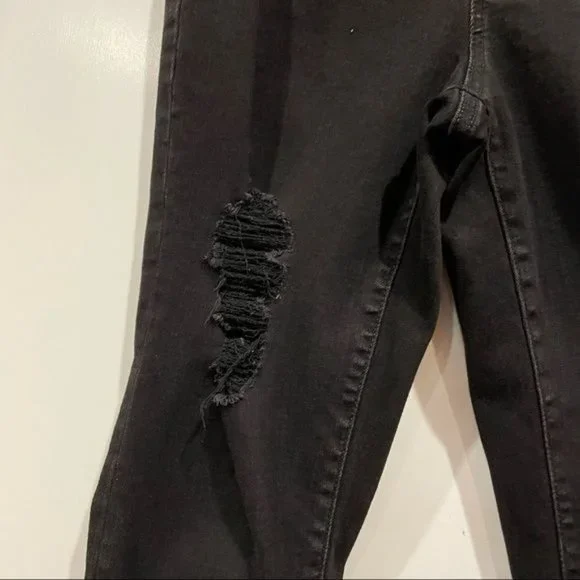 Universal Thread Distressed Skinny Jeans - Size 4/27R - Picture 4 of 8